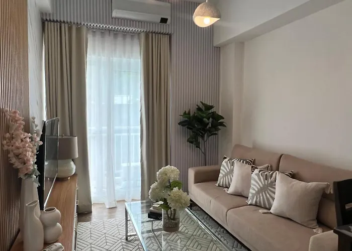 アパートホテル Amani Grand Residences マクタン